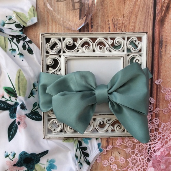 Boutique Baby Girl Romper & Head Wrap - Picture 3 of 4